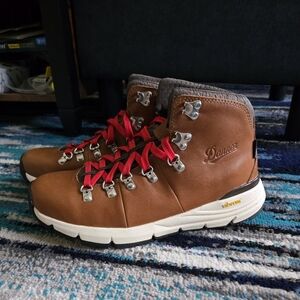 Danner Mountain 600 Full Grain Leather Hiking Boot W